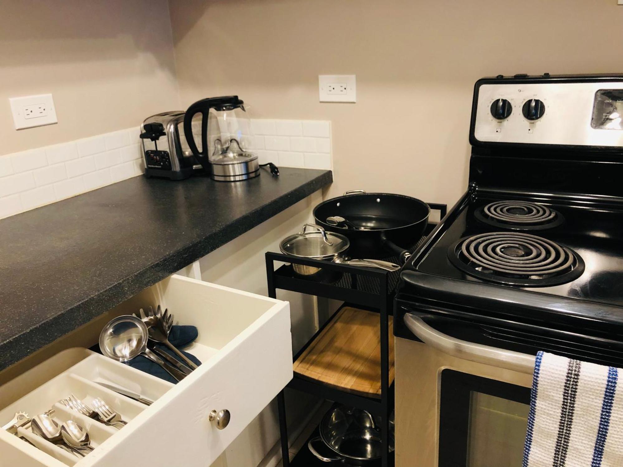 Apartment 6th Floor 2 Bedroom With Parking Calgary